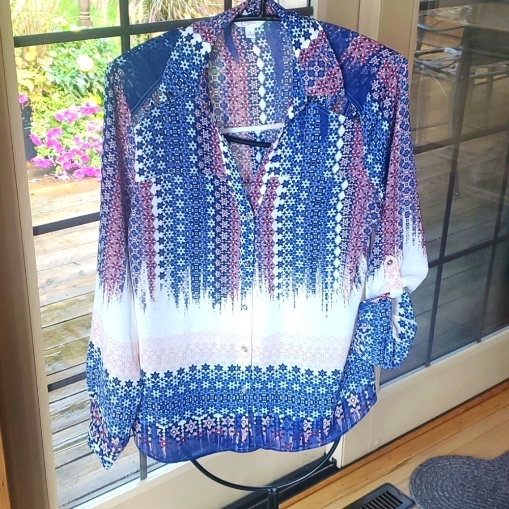 Candie's Long Sleeve Casual Vneck Button Down Sz. M Blouse Tunic‎